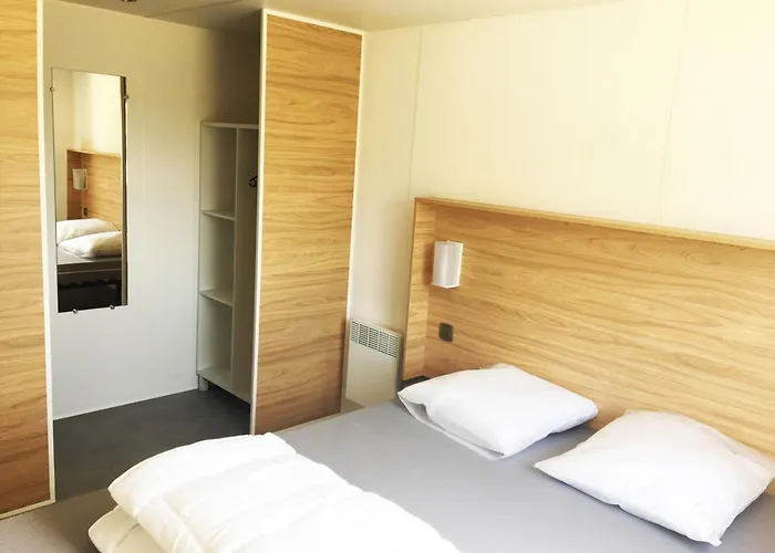 Mobil-home Confort 4 Pers, 2 Ch, Piscine Chauffee, 200m Plage, Parking, Wifi Gratuit, Animaux Ok - Fr-1-361a-32